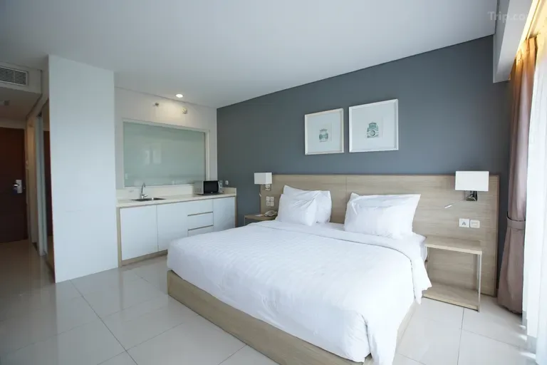 Business King Room